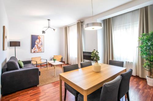 31ind1117- Apartment near sagrada Familia