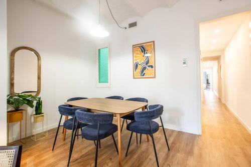 33PAR1094 - Magnific 2BR Flat in Poble Sec