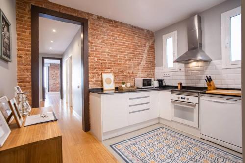 24mal1073-Marvellous 2BR flat near Sagrada Familia
