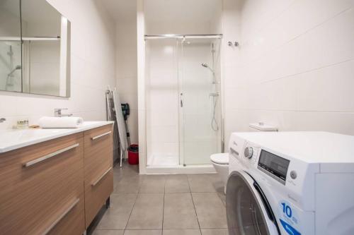34MAL1078- NewBright 3br Apt near Sagrada Familia