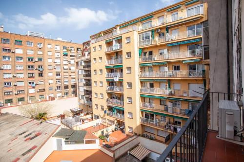 34MAL1078- NewBright 3br Apt near Sagrada Familia