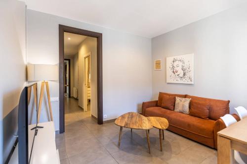34MAL1078- NewBright 3br Apt near Sagrada Familia