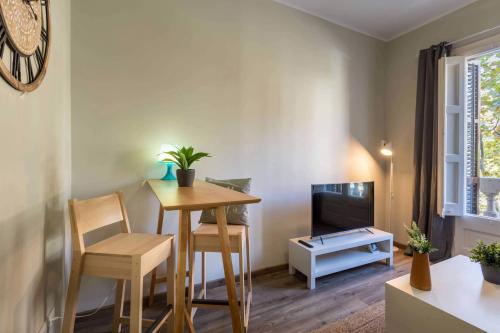 13par1004- Fabulous apt in the heart of Barcelona