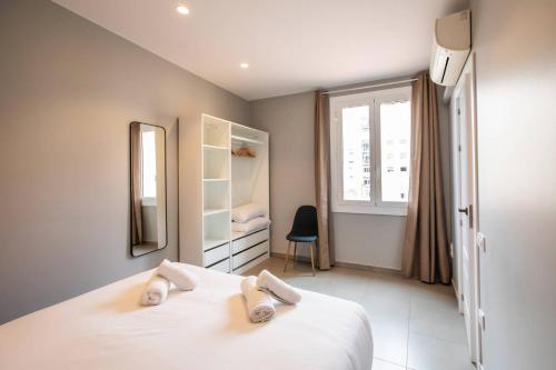 21mal1089-Magnific apartment near Sagrada familia