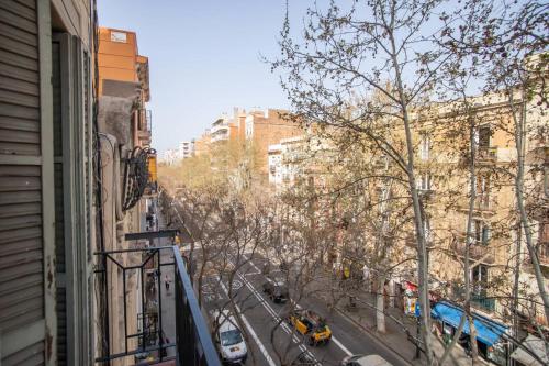 22CRC1039 Exquisite Apartment near the City Center
