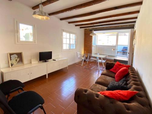 31MAI1043 - Sunny home terrace Sagrada Familia