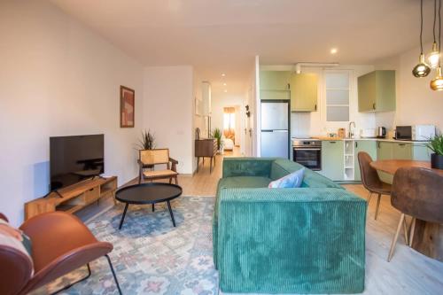 12CRC1038 - Refurbished Big Cozy Apartment