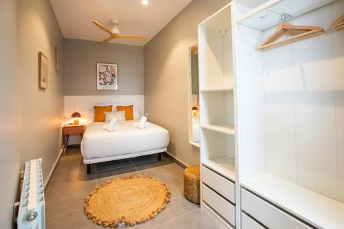 43MAL1000-NiceBright 2BR next to Sagrada Familia