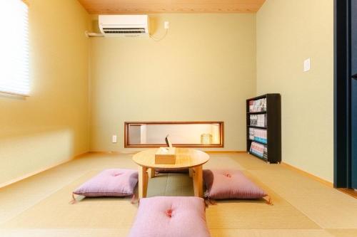 HAKATA TERRACE 時 toki 4駅利用可,空港,博多駅好アクセス,最大8名,プロジェクター付貸切一軒家