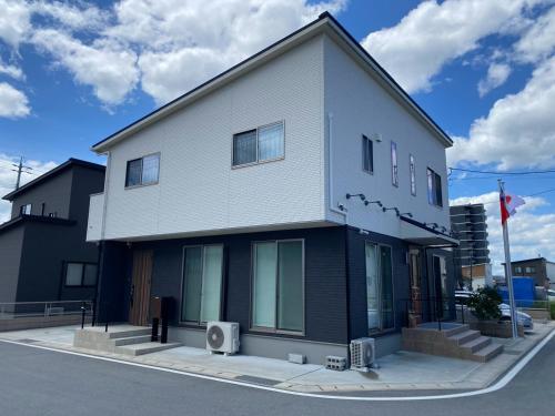 大津国際交流会館 Zen Base TOP