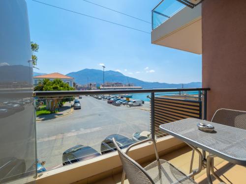 Elektra Stay Port & Sea View