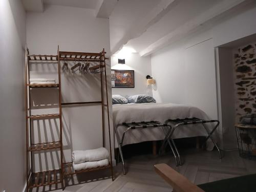 Citée Corsaire T1 bis de caractère intérieur raffiné & chaleureux un cocon élégant à 100m de la plage