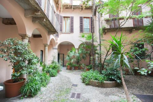 Fancy Blue Duomo Duplex Apartement