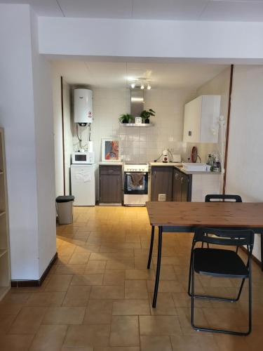 Apartamento Victoria, 300 m de la playa y de parking publico en la playa,100 m centro