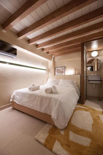 Elegant Luxury House in Plaka with Akropolis View