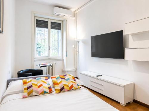 Navigli-Metro-Moda & Design District AC & Self Check-In