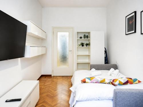 Navigli-Metro-Moda & Design District AC & Self Check-In