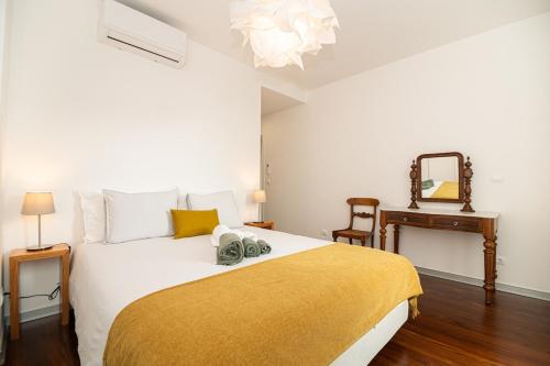 Top floor apartment in city center by Morna Homes