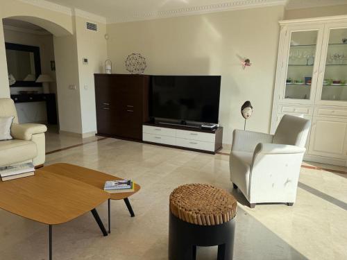 Luxury apt Benahavís Monthly Stays Spa and SeaViews