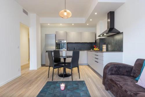 Beautiful 2 bedrooms apartment close to the sea