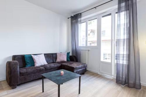 Beautiful 2 bedrooms apartment close to the sea