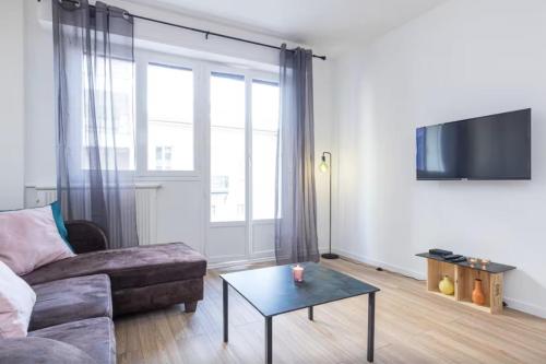 Beautiful 2 bedrooms apartment close to the sea