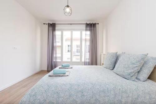 Beautiful 2 bedrooms apartment close to the sea