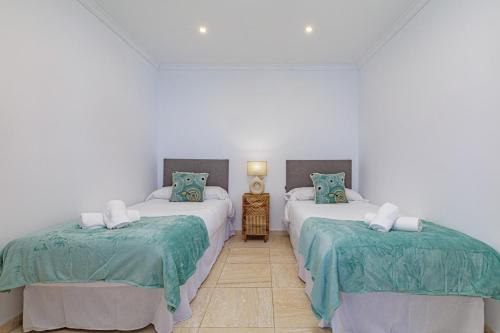 Marbella Beachfront Sea Views Twin Beds