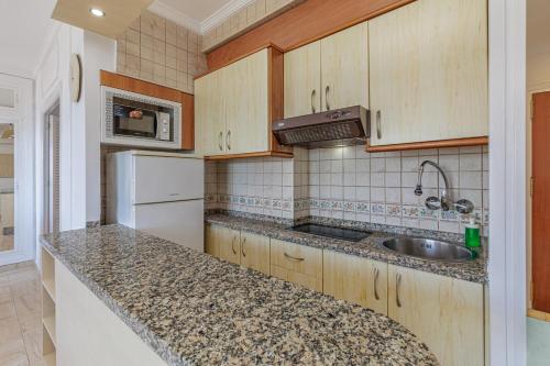 Marbella Beachfront Sea Views Twin Beds