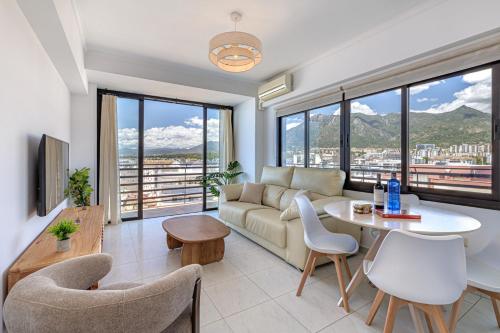 Marbella Beachfront with La Concha Views