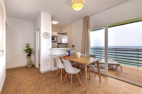 Marbella South Facing Beachfront Apartment