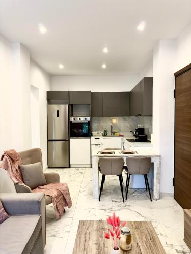 Loutraki Studios 1BR near Beach and Center