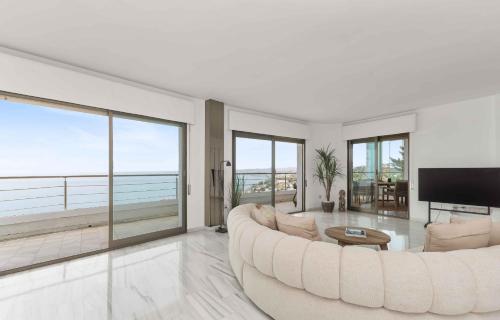 Panoramic Sea View, Pool, Spa, Easy walk to Beach & Padel