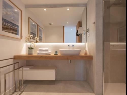 Sea View Apartment