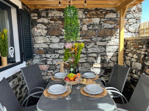 Sun, View & Serenity House in São Gonçalo Funchal