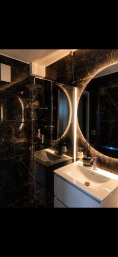 Lux Line Apartment