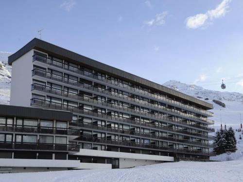 Studio rénové au centre, balcon, près des remontées - FR-1-344-607