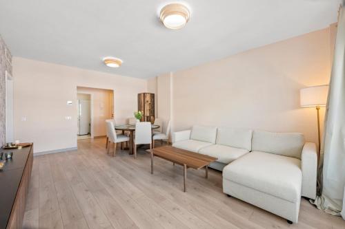 Two bedroom apartment with balcony in Estepona Gardens by Caseo