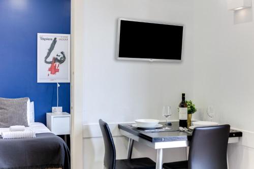 Modern Apt, 2 Minutes to Beach La Barceloneta, City Center