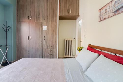 Cozy & Bright Home - 50m from metro station Άg Antonios