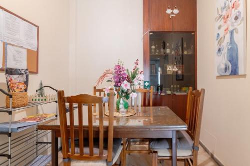 Cozy & Bright Home - 50m from metro station Άg Antonios
