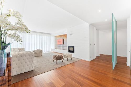 GuestReady - Luxurious Beachfront Villa Retreat