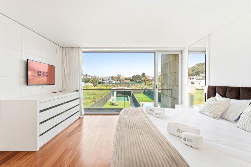 GuestReady - Luxurious Beachfront Villa Retreat