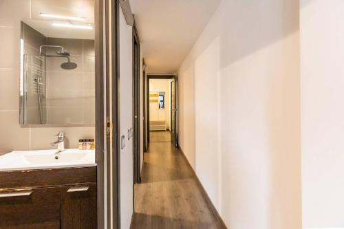64IND1131 - Apartment with balcony