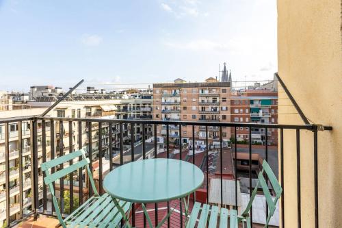 64IND1131 - Apartment with balcony