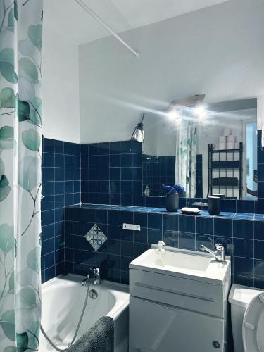 Renovated loft Harbor & beach within walking distance AC Wi-Fi