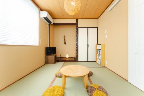 HAKATA TERRACE 晴 hare 4駅利用可,空港博多駅好アクセス,くつろげる和室,最大8名,広々ジャグジー,プロジェクター付一軒家