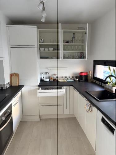 62 m2, T3, Palm Beach, sea view, wifi, 30 meters from beach