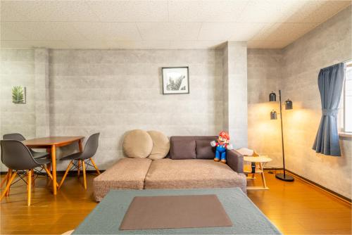 3 Bedrooms & LivingRoom! Direct KIX & Namba & Umeda access! DoumoTengachaya DT02