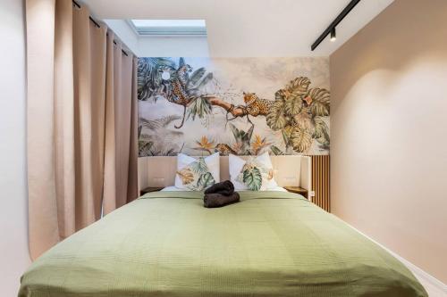 Olive Penthouse with Private Terrace and AC